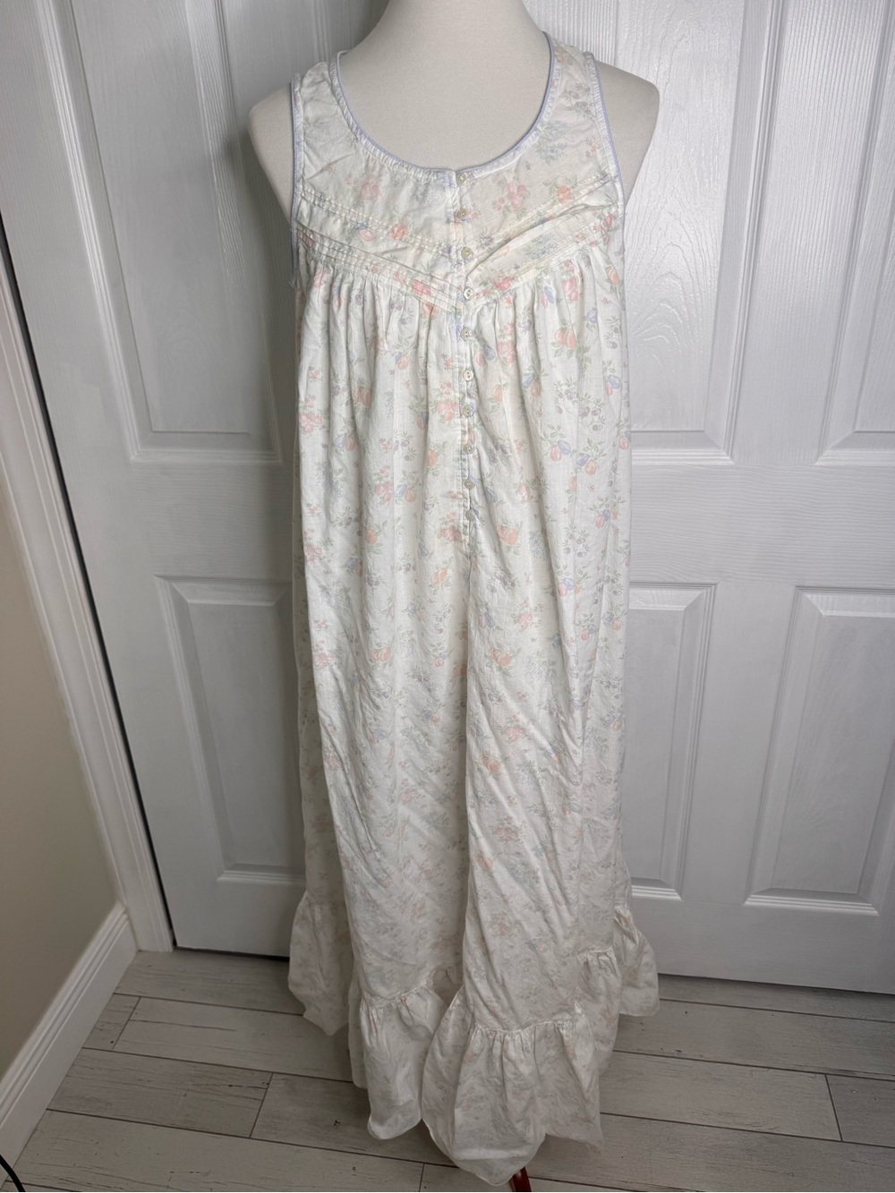 Vintage 90s Eileen West Queen Annes Lace Floral Cotton Nightgown Size M Floral